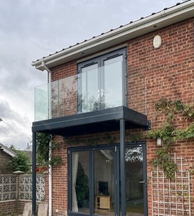 Anthracite-grey-walkout-balcony-deck-glass-balustrade-cambridge